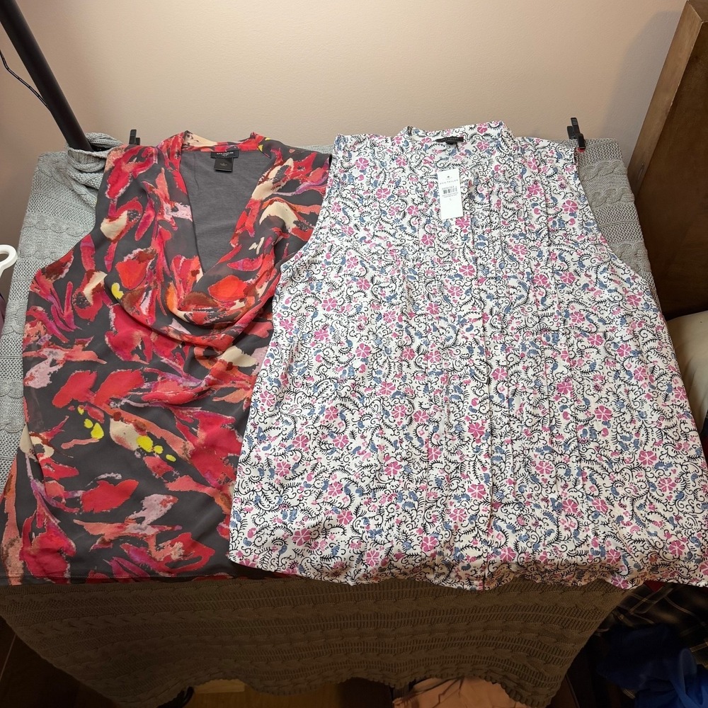 NWT Ann Taylor Red Pink Floral Sleeveless Top Blouse Sz L Pleated Front Lot of 3